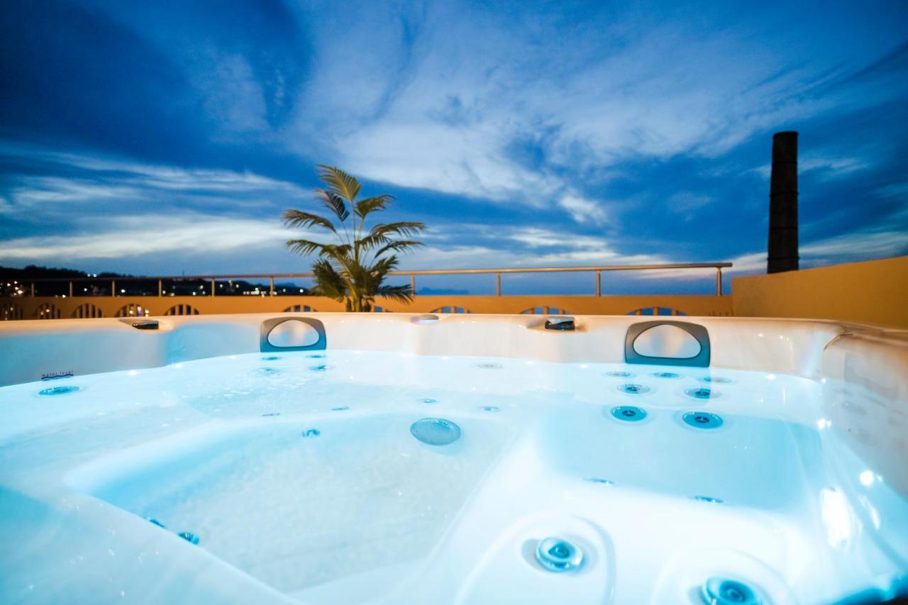 Thea - Rooftop Seaview Jacuzzi 罗希姆诺 外观 照片